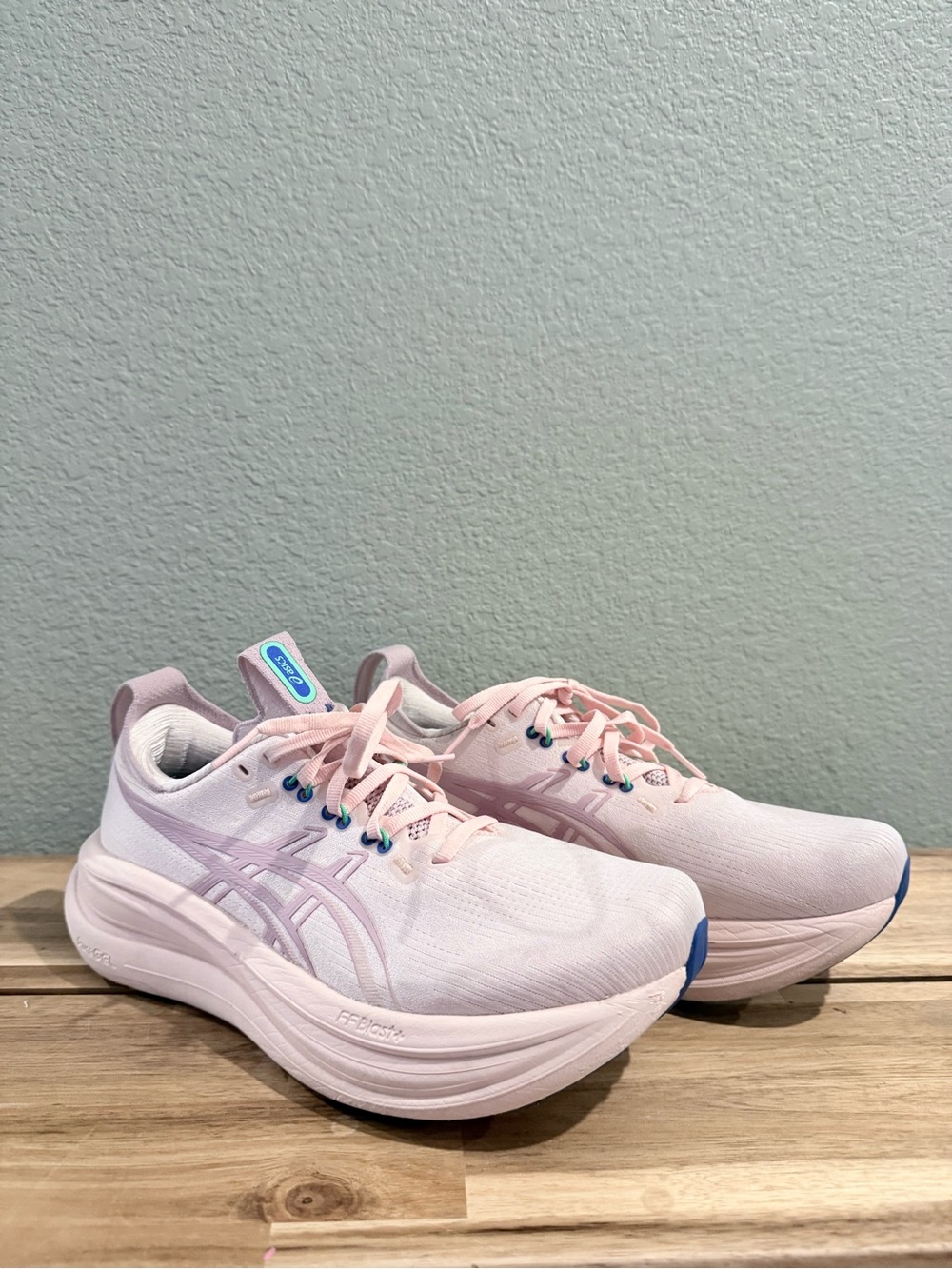 ASCIS- Women’s Gel-Nimbus 28 in Pearl Pink/Morganite